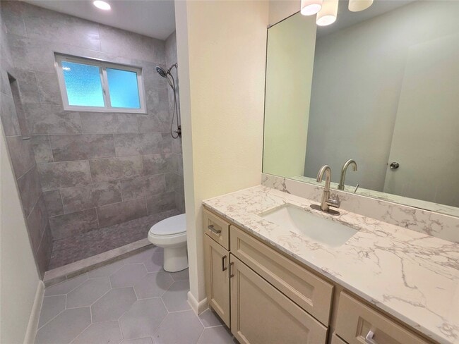 Photo - 6414 Granite St
