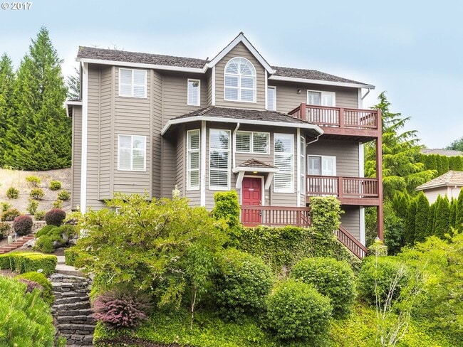 Building Photo - Immaculate 4 bedroom, 3.5 bathroom, tri-level Home in Tigard!! Expansive Views, Office space, Gam...