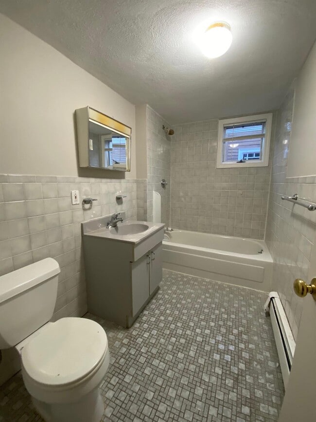 Building Photo - 34 Speridakis Ter Unit 3