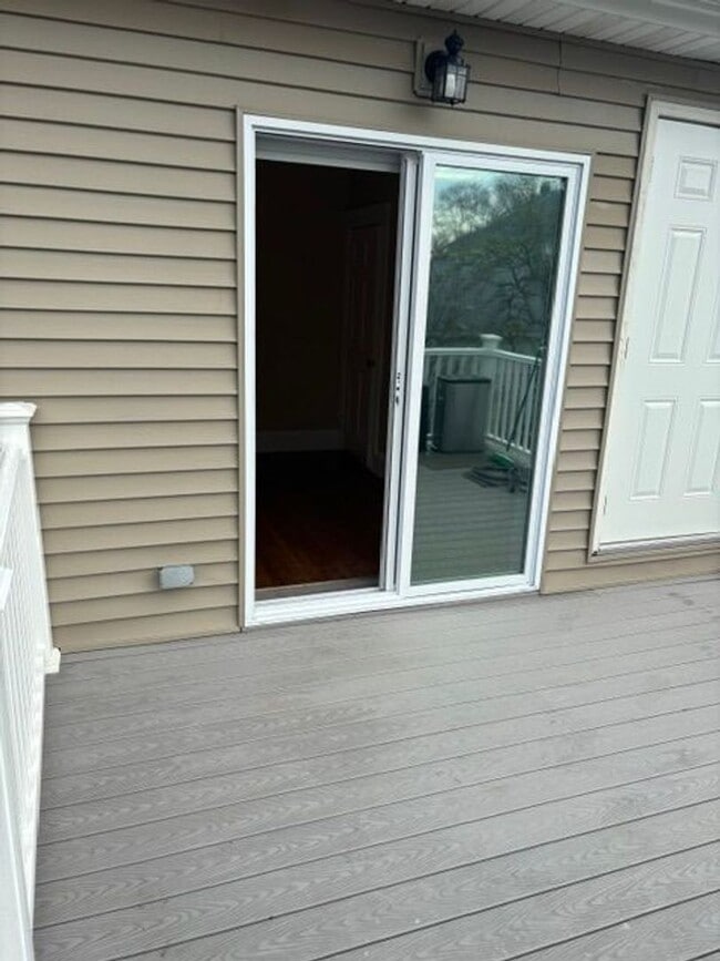 Photo - 121 Ledge St Unit 2