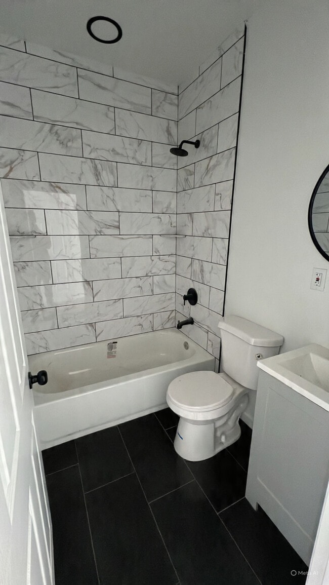 Photo - 1132 W 8th St