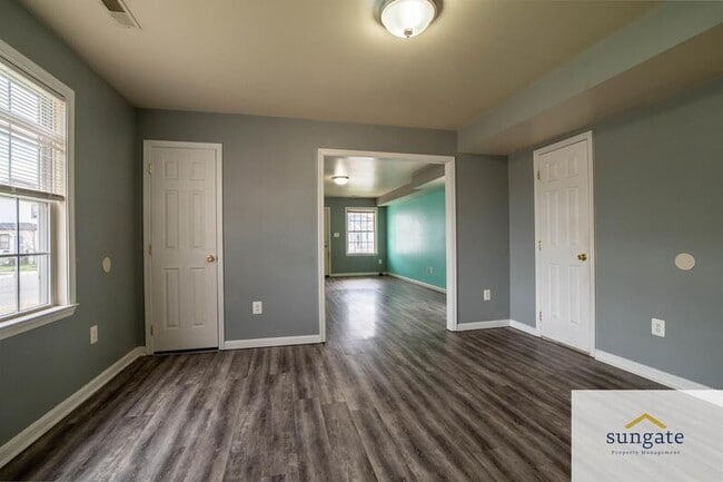 Photo - 123 Center St