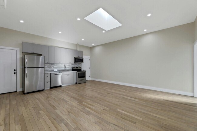 Photo - 3605 Bergenline Ave Unidad 2A