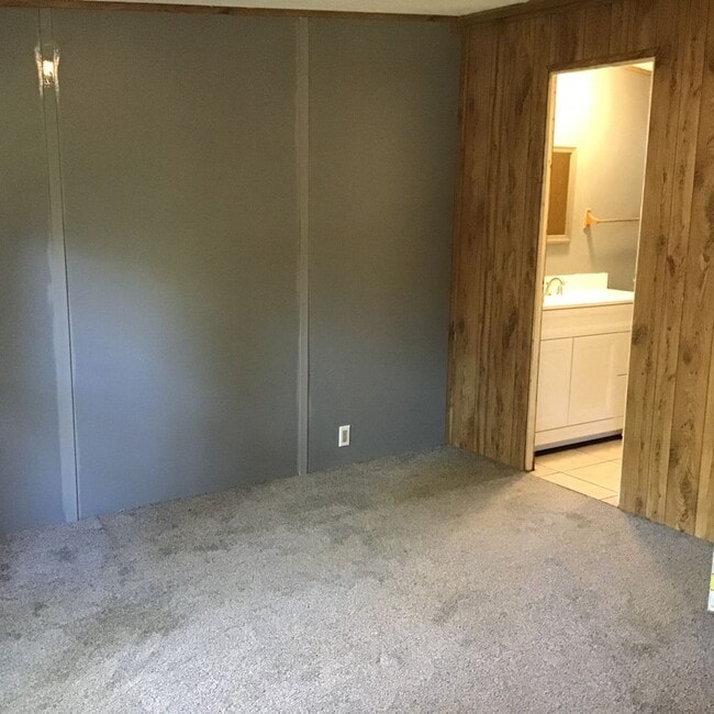 Photo - 108 Sandy Beach Ln