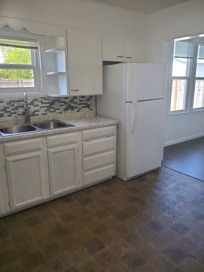 Photo - 610 S 8th Ave (C. Lee)