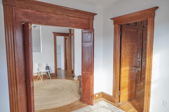 Building Photo - 201 19th St Unit 2R