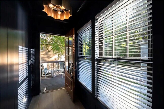 Photo - 360 Sinclair Ave NE