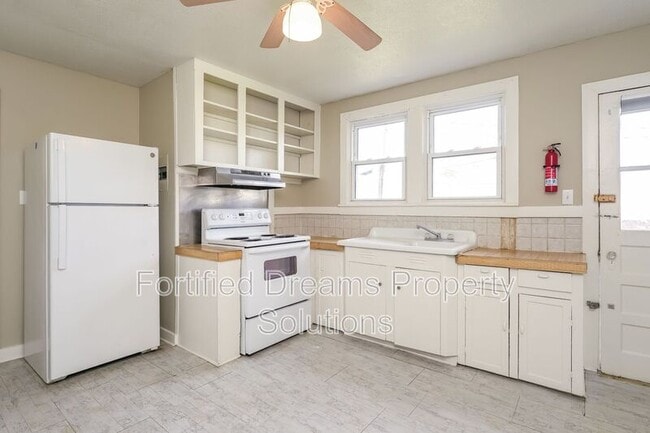 Photo - 201 Church St