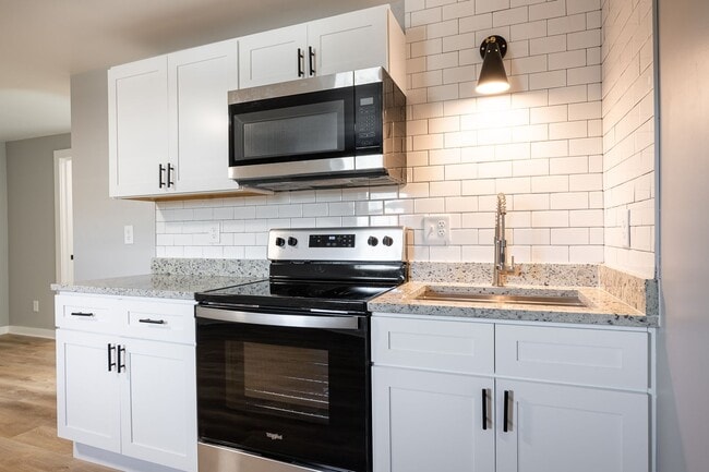 Photo - Discover Modern Living at Genesis Apartments – Cleveland, TN Unit 12
