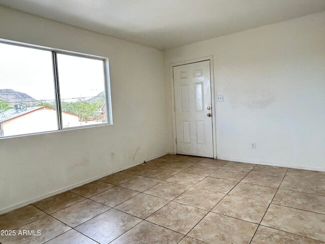 1321 W Vogel Ave Unit 6