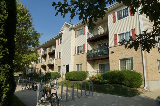 Photo - Woodland Commons Madison