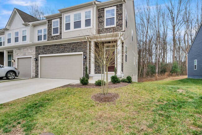 Building Photo - Spacious 3 Bedroom 3.5 Bath Townhome with Finished Basement & First-Floor Suite Near I-64