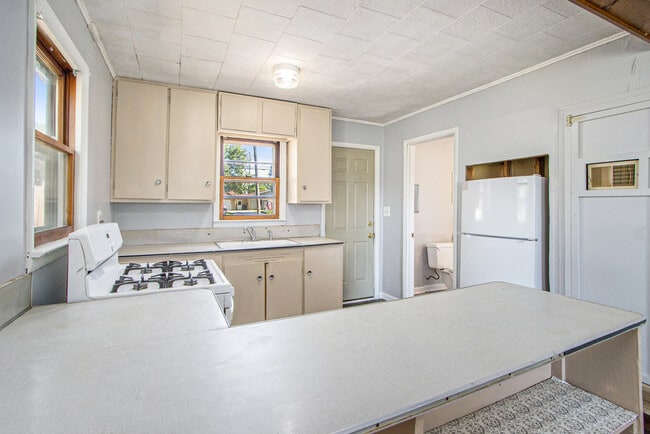 Photo - 548 E Hammond St