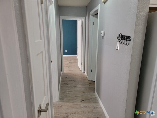 Building Photo - 2708 Taft St Rental