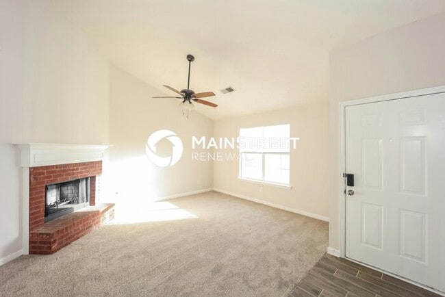 3 Bedroom Pet-Friendly Home in Hampton, GA with Main Street Renewal