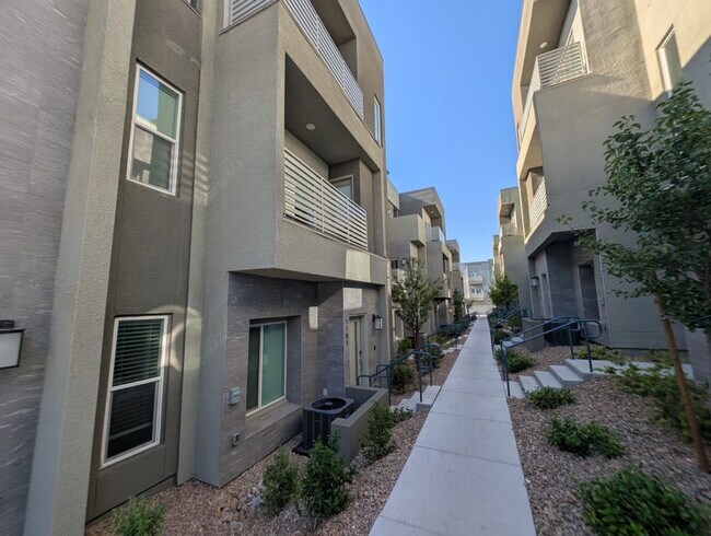 Photo - 1151 Amelia Pointe St