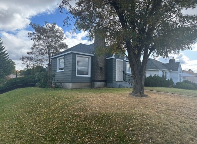 Photo - 4028 N Maple St