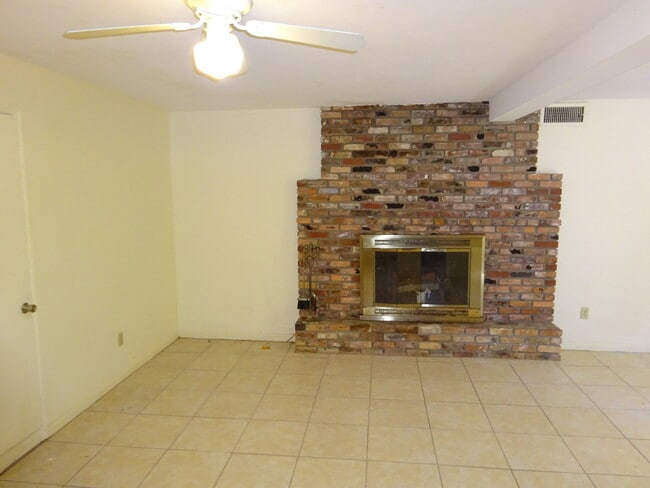 Photo - Great Home Close Campus - Sublease