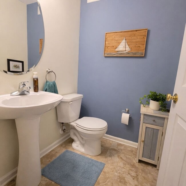 Photo - 3 bed 2.5 bath Townhome Available Now!