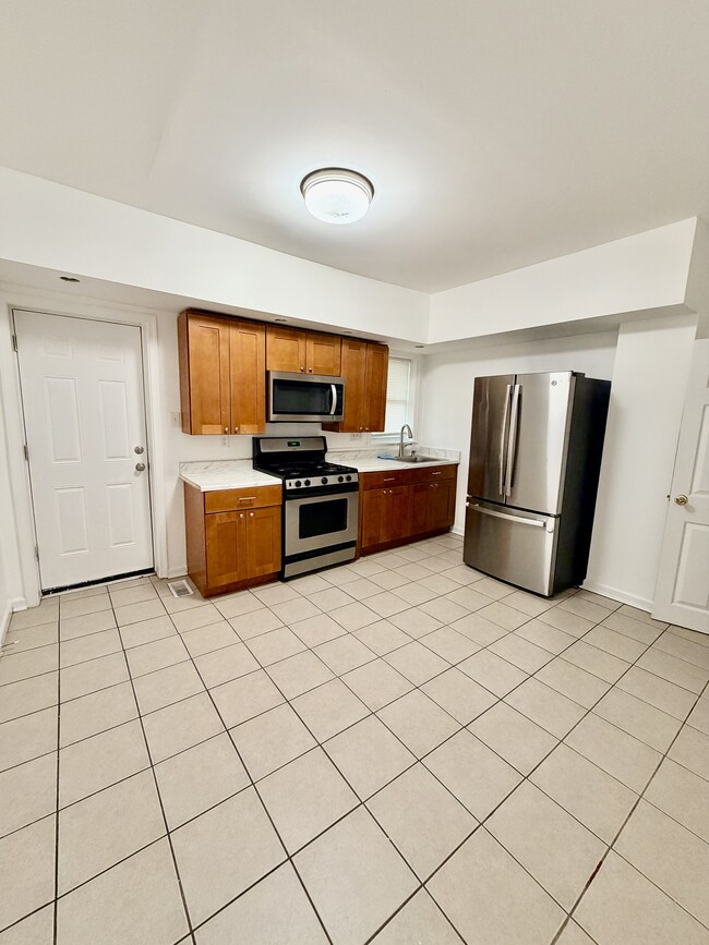 Photo - 5023 Tacoma St