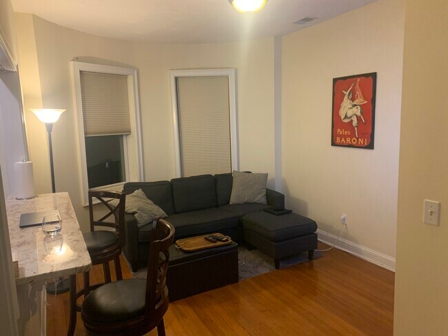 1867 Beacon St Unit 1-bed 1 bath U5 Brookline