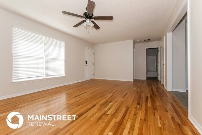 Photo - 406 Brookside Cir