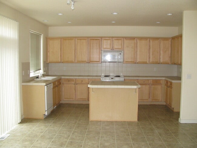 Photo - 283 NW 208th Ave