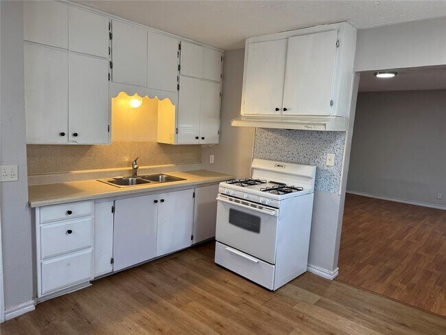 Photo - 6812 NW 37th St