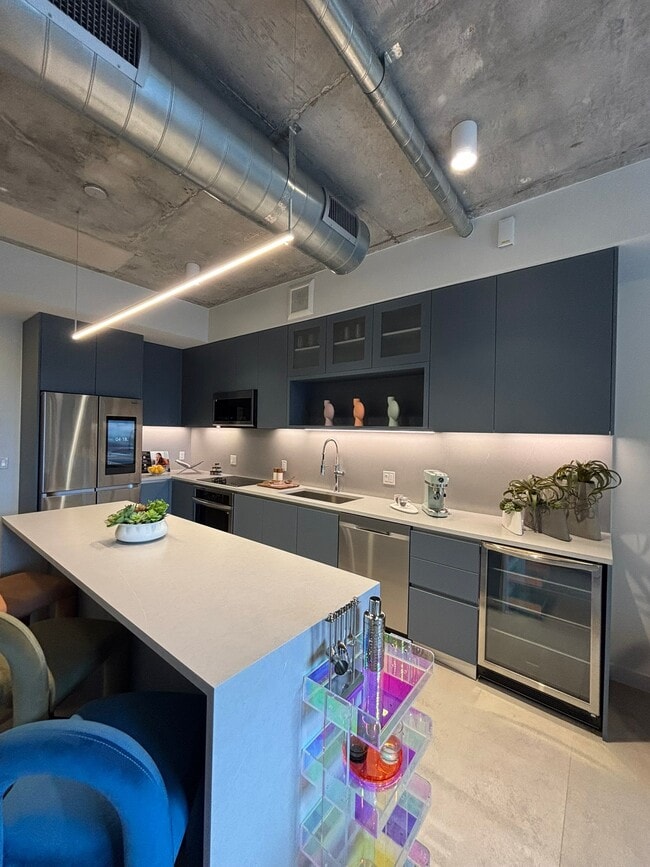 Building Photo - 162 NE 23rd St Unit B1