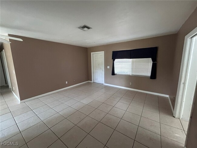 Photo - 13432 First St