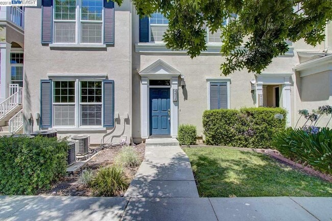 Building Photo - 4454 Chancery Ln Unit 0