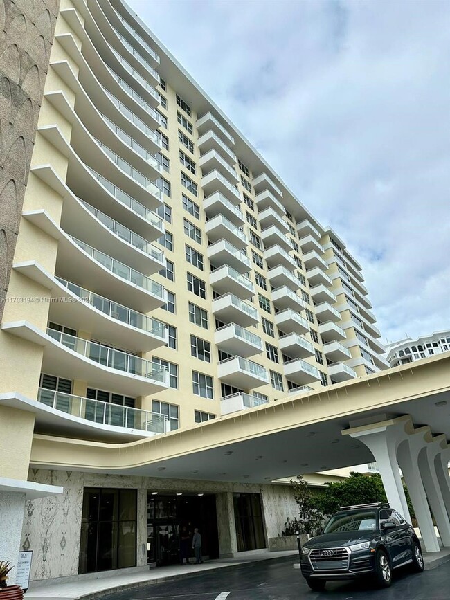 Photo - 5600 Collins Ave Condominio Unidad 10U