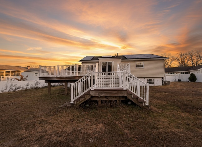 Photo - Spacious 5-Bedroom Bi-Level on a Quiet Cul-de-Sac!