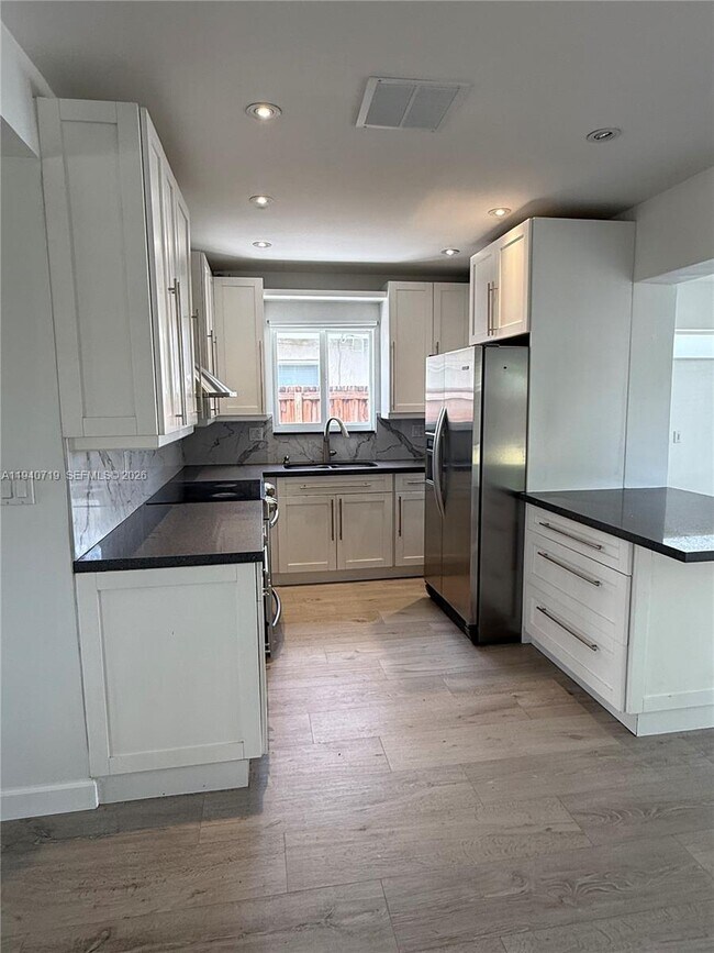 Photo - 7415 Normandy St