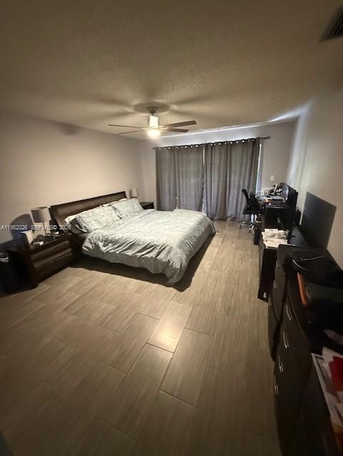 Photo - 330 Lakeside Ct