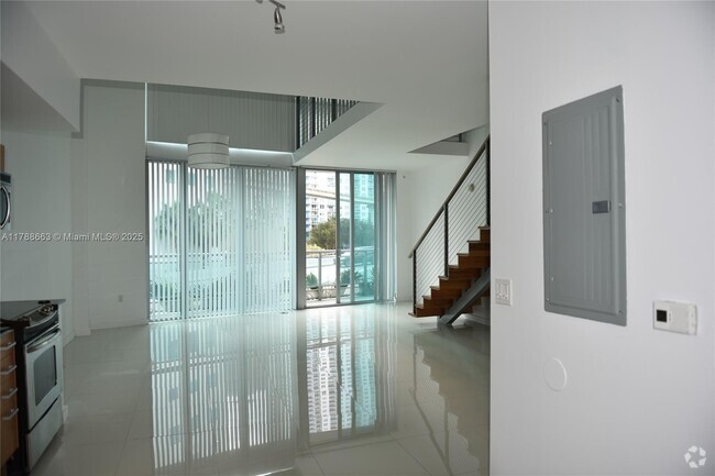 Building Photo - 350 S Miami Ave Unit 304 Rental