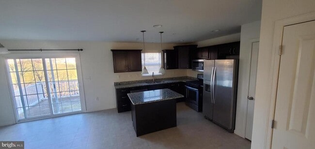 Photo - 5185 Winthrop Ave