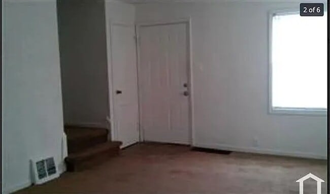 Photo - 2 bed 1 bath duplex $1100/mo