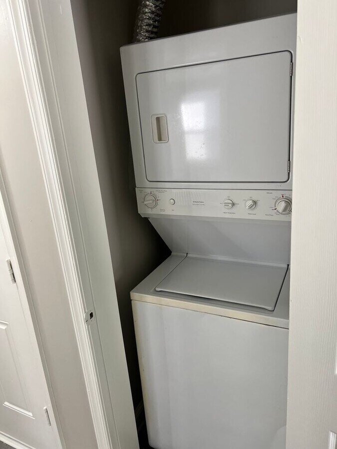 Photo - 1613 Olive St NE Unidad 1