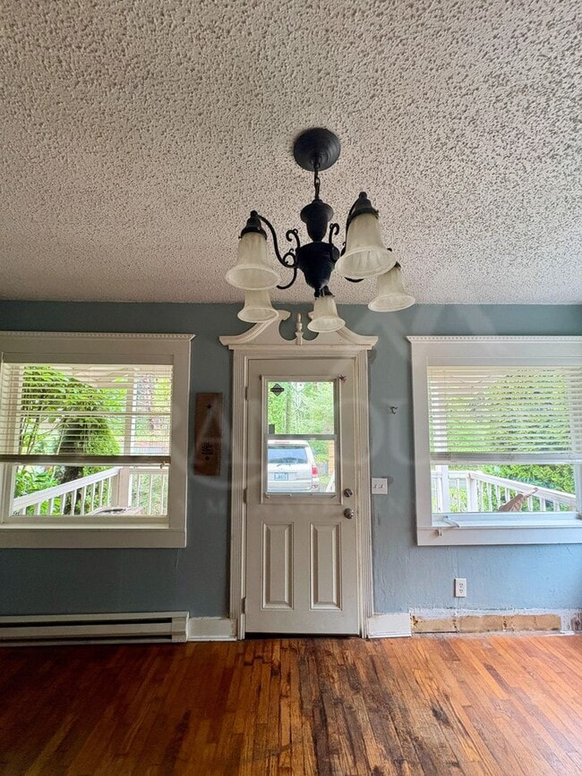 Photo - Bright & Beautiful Bungalow Near Downtown Port Orchard