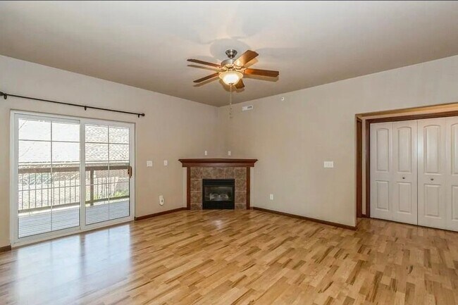Photo - 1820 W Benton St Unit 301