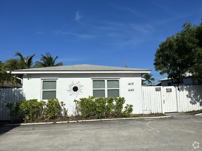 Building Photo - 1418 N Federal Hwy Rental