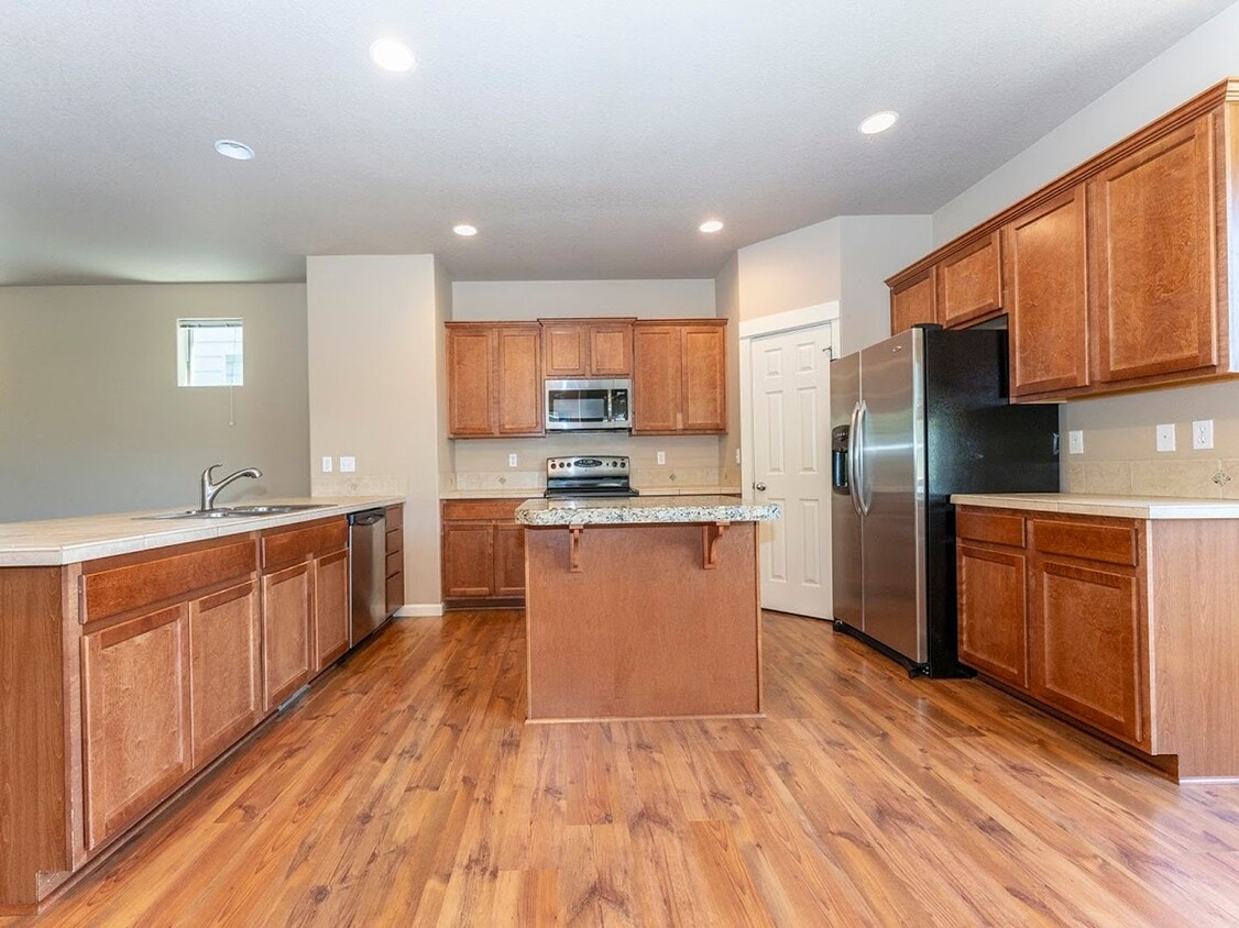 Photo - 20713 SW Sister Lane ~ Excellent Tri-Level Home