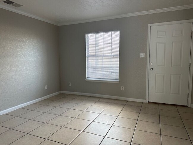 Bowmanor Garden Apartments