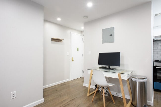 Photo - 350 E 19th St Unidad ID1021925P