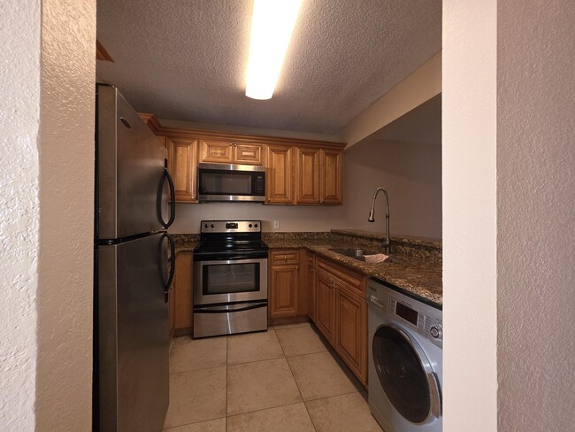 Photo - 1542 Lake Crystal Dr Unit H
