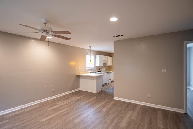 Photo - 1318 Melvin St