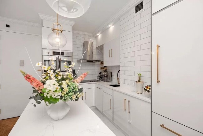 530 E 76th St Unit 10K