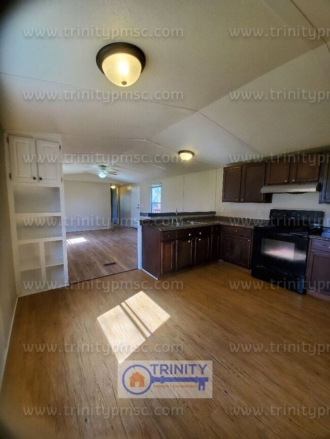 Photo - HUGE LOT! Pets welcome! 3 Bed rooms!