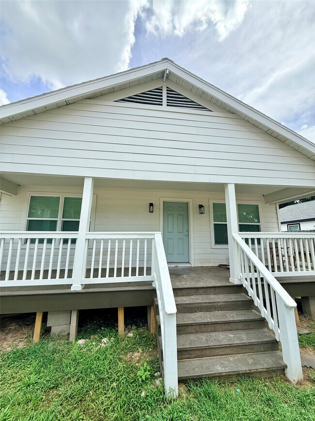 Photo - 3618 Mainer St